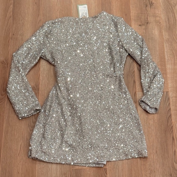 H&M silver sequins wrap dress, size M - Picture 15 of 16